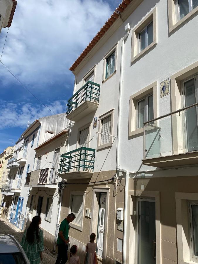 100 Meters From The Beach! Rua Da Regeneracao Nazaré Exterior foto